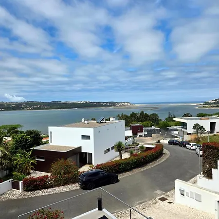 Exceptional With A Panoramic Views Over The Obidos Lagoon וילה